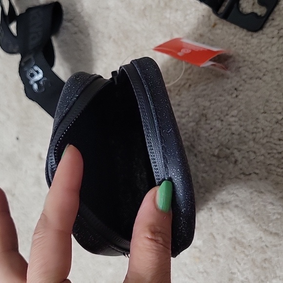 Havaianas Gray Camera Case with Strap - Picture 3 of 6